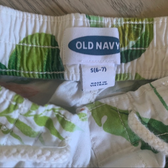 Tropical Flower Shorts - Picture 2 of 3